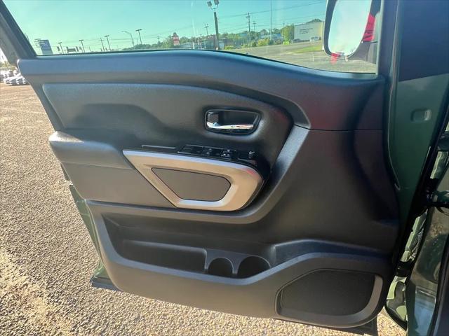 2024 Nissan Titan Crew Cab SV 4x2