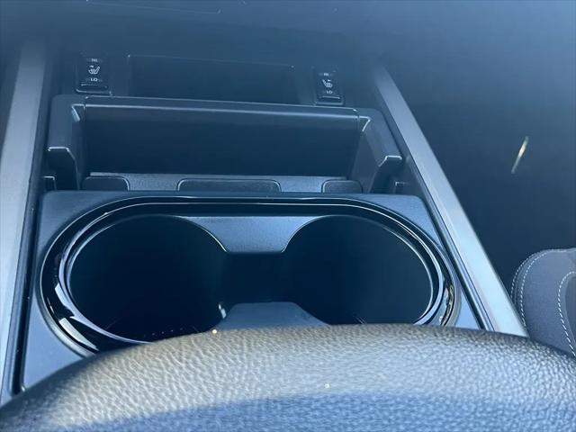2024 Nissan Titan Crew Cab SV 4x2