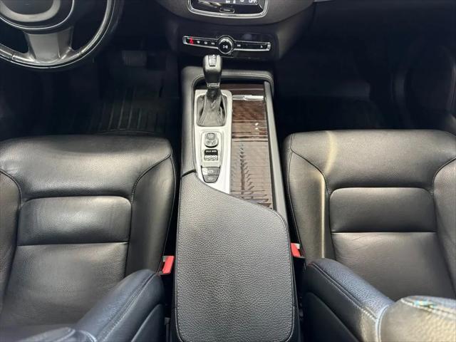 2018 Volvo XC90 T5 Momentum