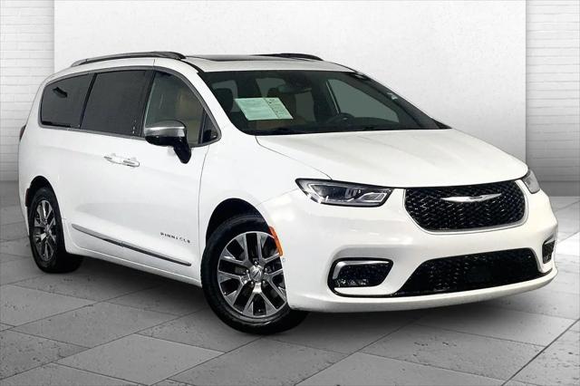 2023 Chrysler Pacifica Hybrid Pinnacle for sale in Kansas City, MO