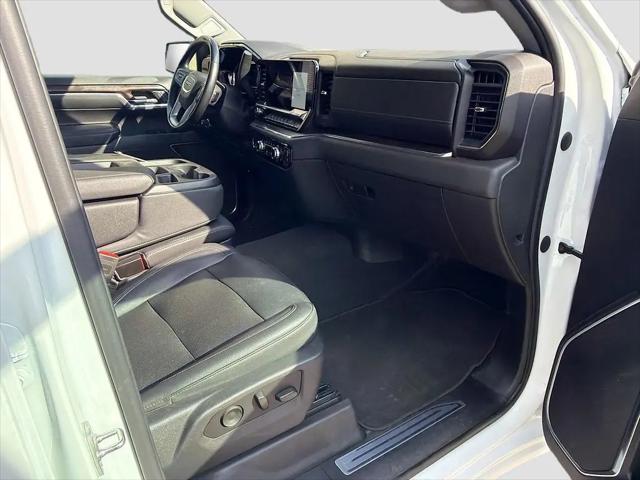 2024 GMC Sierra 1500 4WD Crew Cab Short Box SLT