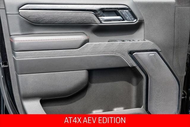 2025 GMC Sierra 2500HD 4WD Crew Cab Standard Bed AT4X