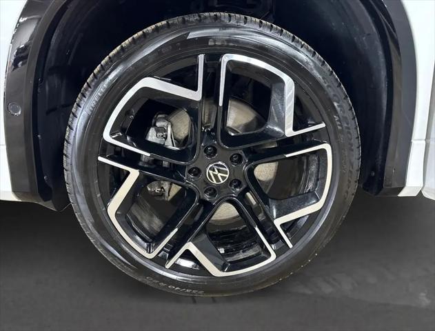 2025 Volkswagen Tiguan 2.0T SEL R-Line