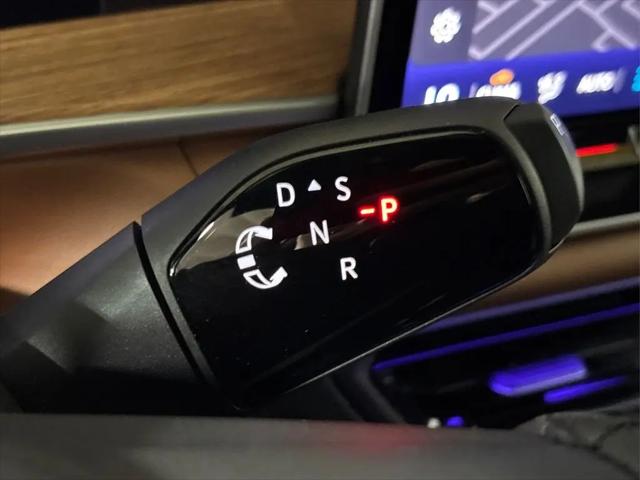 2025 Volkswagen Tiguan 2.0T SEL R-Line