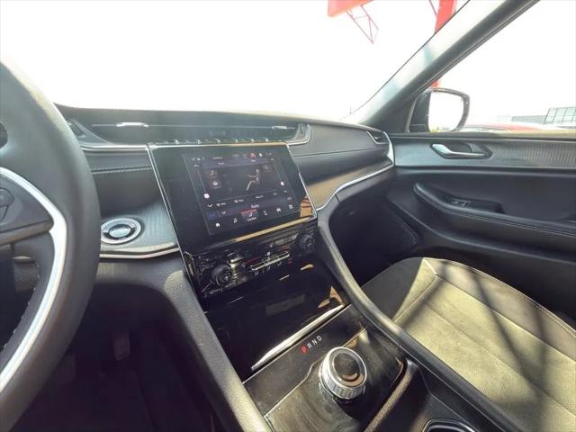 2025 Jeep Grand Cherokee L Altitude 4x4