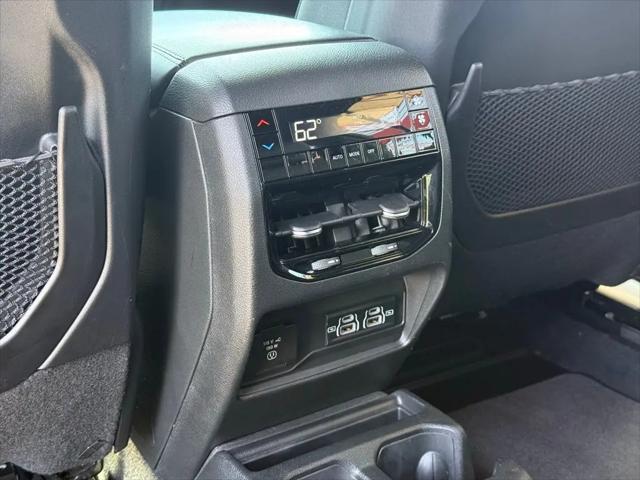 2025 Jeep Grand Cherokee L Altitude 4x4