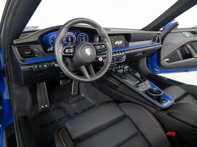 2025 Porsche 911 Carrera 4 GTS Cabriolet