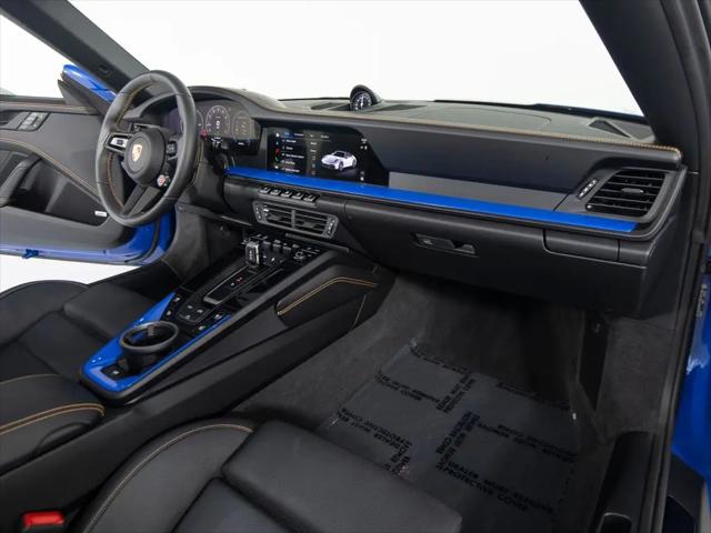 2025 Porsche 911 Carrera 4 GTS Cabriolet