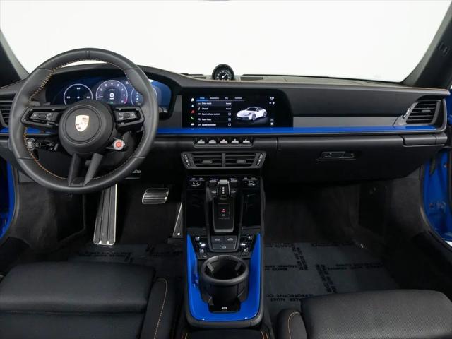 2025 Porsche 911 Carrera 4 GTS Cabriolet