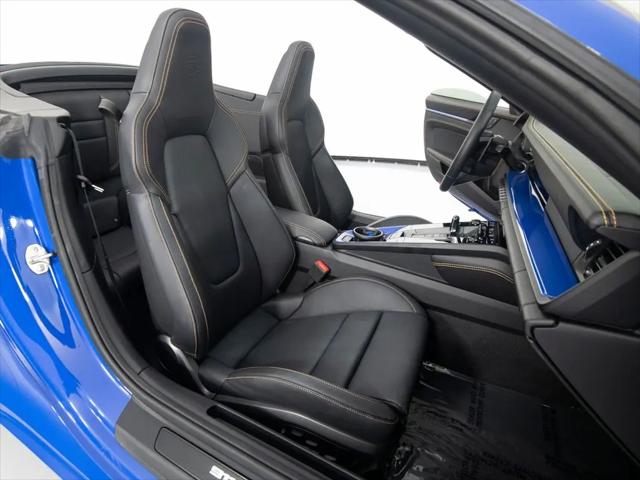 2025 Porsche 911 Carrera 4 GTS Cabriolet