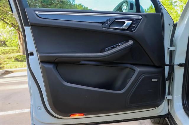2020 Porsche Macan Macan