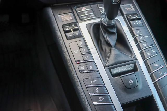 2020 Porsche Macan Macan