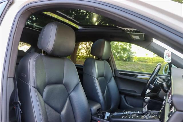 2020 Porsche Macan Macan