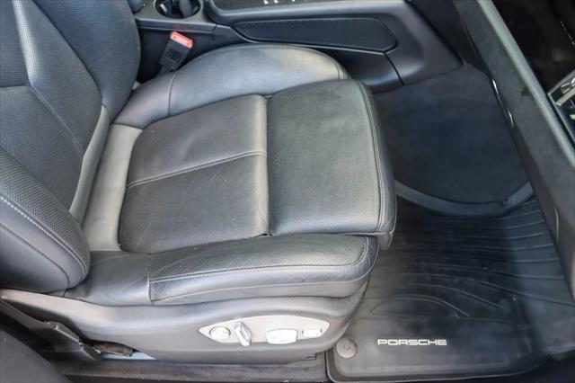 2020 Porsche Macan Macan