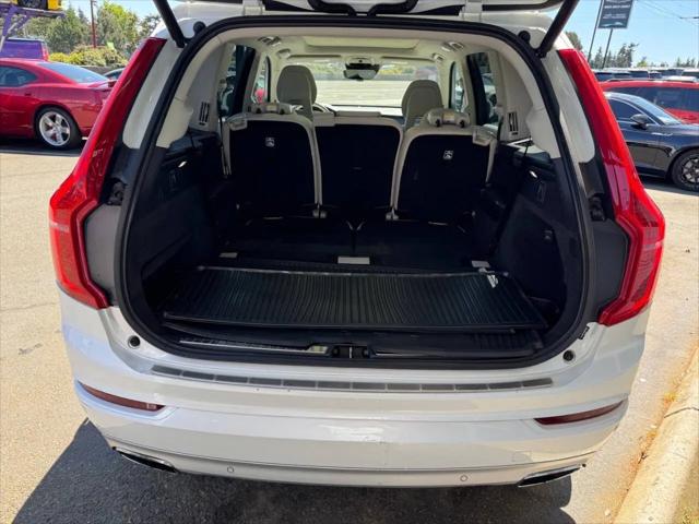 2016 Volvo XC90 T6 Momentum