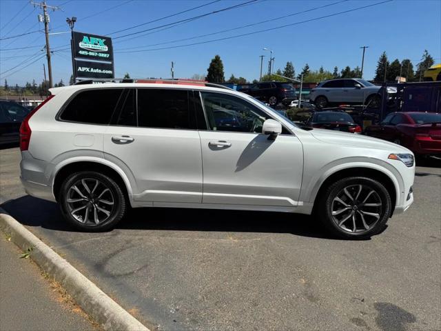 2016 Volvo XC90 T6 Momentum