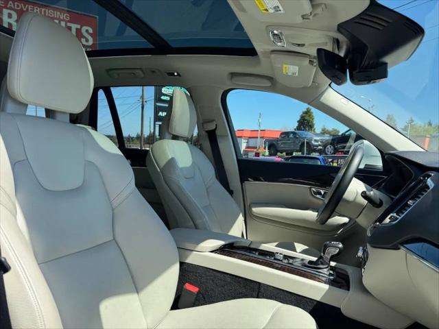 2016 Volvo XC90 T6 Momentum