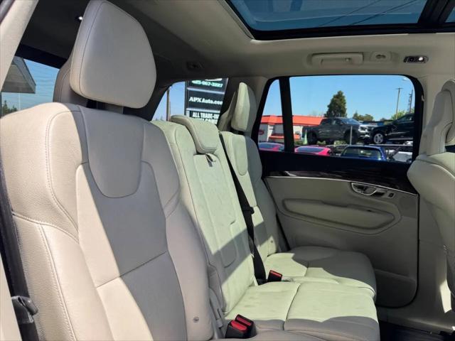 2016 Volvo XC90 T6 Momentum
