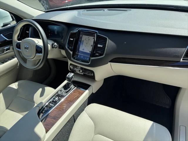2016 Volvo XC90 T6 Momentum