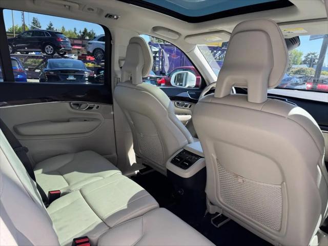 2016 Volvo XC90 T6 Momentum