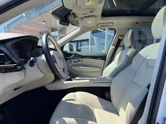 2016 Volvo XC90 T6 Momentum