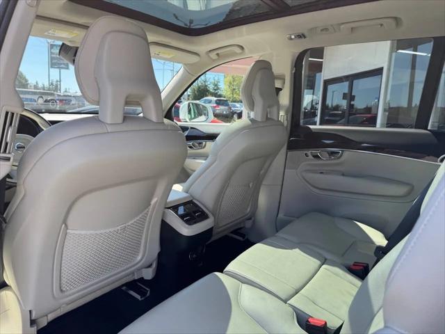 2016 Volvo XC90 T6 Momentum
