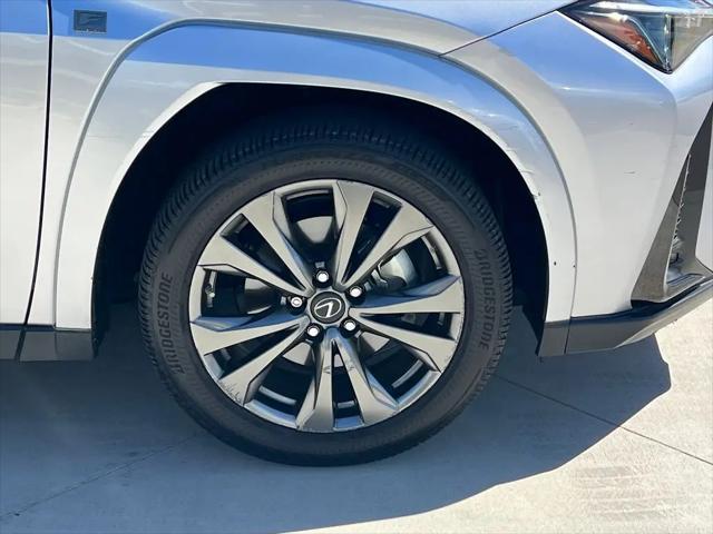 2024 Lexus UX 250h F SPORT Design
