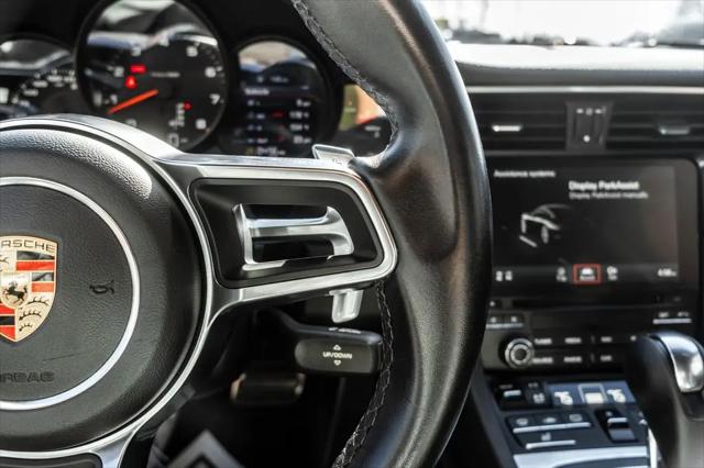 2018 Porsche 911 Carrera