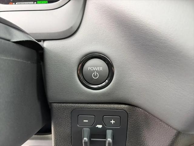 2026 Toyota Tundra Platinum Hybrid CrewMax 5.5' Bed
