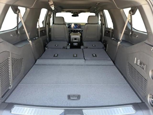 2026 Chevrolet Suburban RST, 4WD
