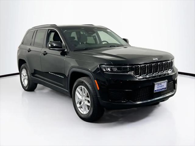 2023 Jeep Grand Cherokee Laredo 4x4