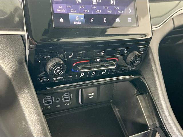 2023 Jeep Grand Cherokee Laredo 4x4