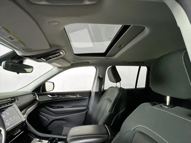 2023 Jeep Grand Cherokee Laredo 4x4