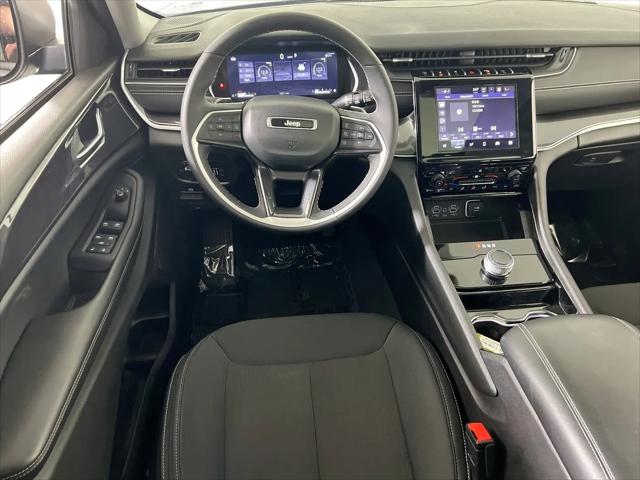 2023 Jeep Grand Cherokee Laredo 4x4