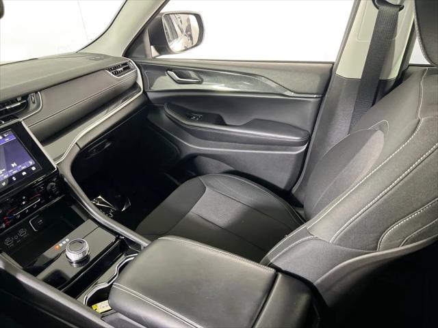 2023 Jeep Grand Cherokee Laredo 4x4