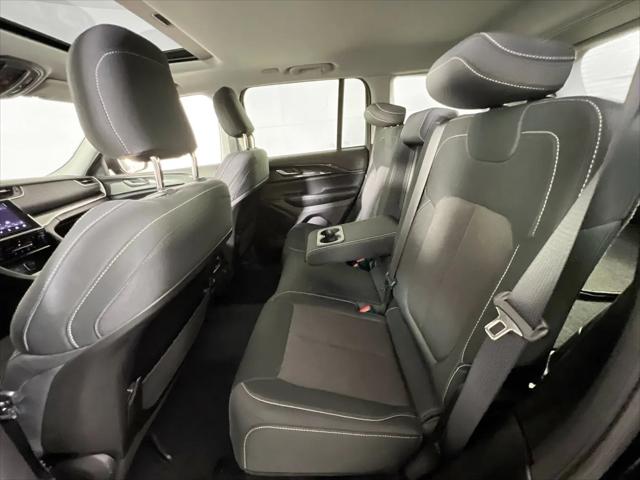 2023 Jeep Grand Cherokee Laredo 4x4