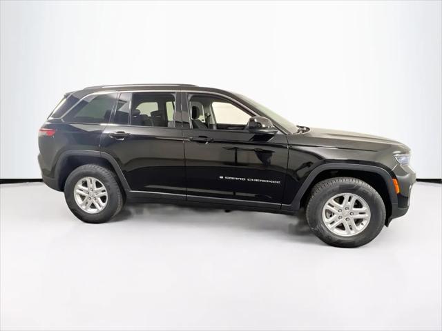 2023 Jeep Grand Cherokee Laredo 4x4
