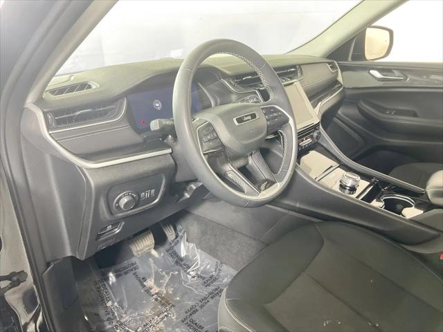 2023 Jeep Grand Cherokee Laredo 4x4