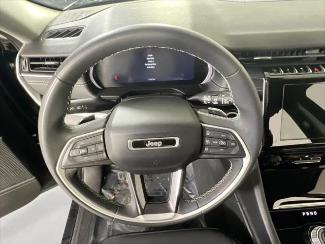 2023 Jeep Grand Cherokee Laredo 4x4