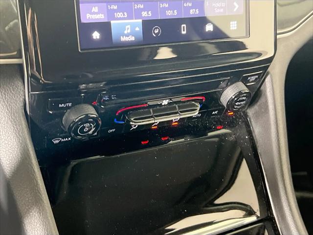 2023 Jeep Grand Cherokee Laredo 4x4