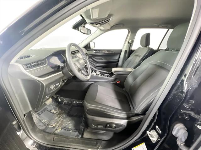 2023 Jeep Grand Cherokee Laredo 4x4
