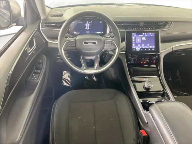 2023 Jeep Grand Cherokee Laredo 4x4