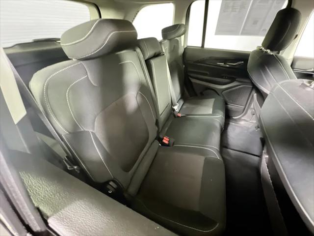 2023 Jeep Grand Cherokee Laredo 4x4