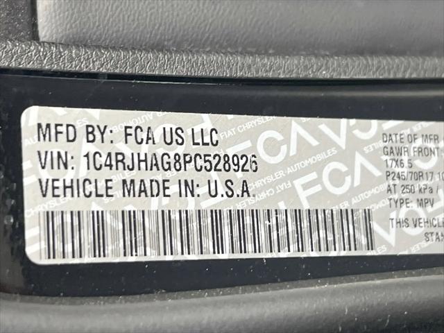 2023 Jeep Grand Cherokee Laredo 4x4