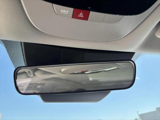 2025 Kia K5 EX