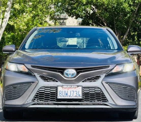 2021 Toyota Camry SE Hybrid