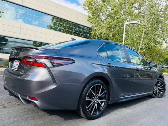 2021 Toyota Camry SE Hybrid