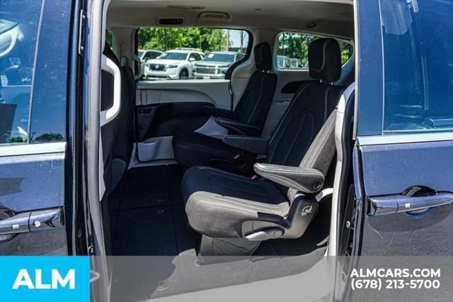 2023 Chrysler Voyager LX