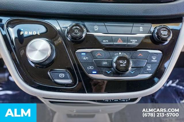2023 Chrysler Voyager LX