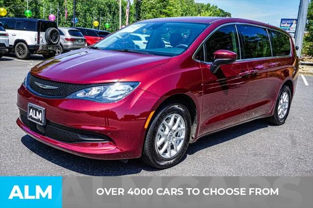 2023 Chrysler Voyager LX